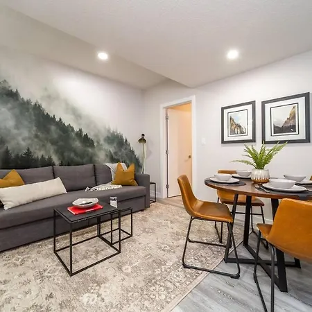 New, Mountain Chic Suite, Whyte Avenue, Netflix, Wifi, Sleeps 6 Edmonton Exterior photo