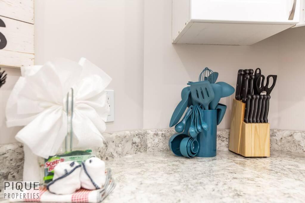 Appartement New, Mountain Chic Suite, Whyte Avenue, Netflix, Wifi, Sleeps 6 *