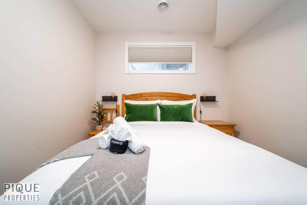New, Mountain Chic Suite, Whyte Avenue, Netflix, Wifi, Sleeps 6 Appartement