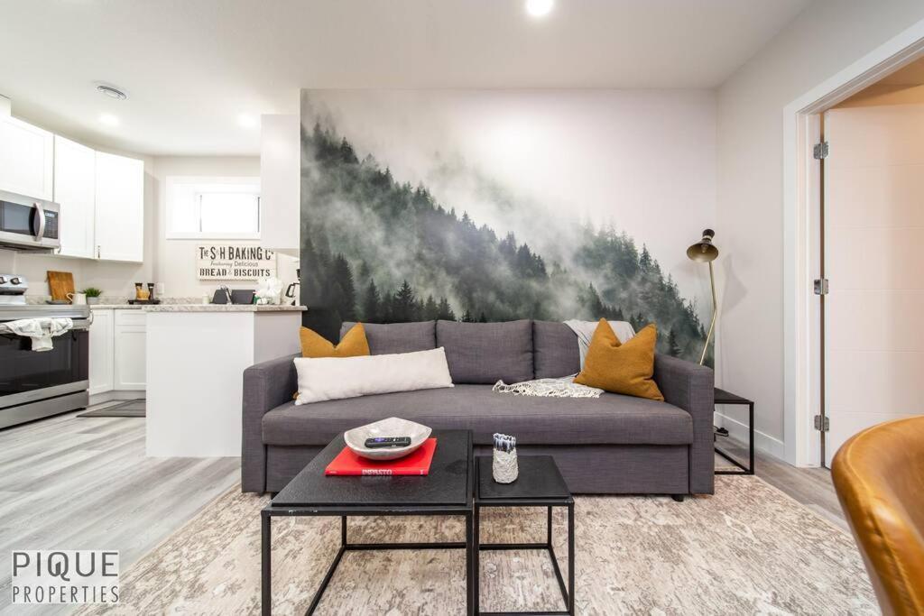 Appartement New, Mountain Chic Suite, Whyte Avenue, Netflix, Wifi, Sleeps 6 Edmonton