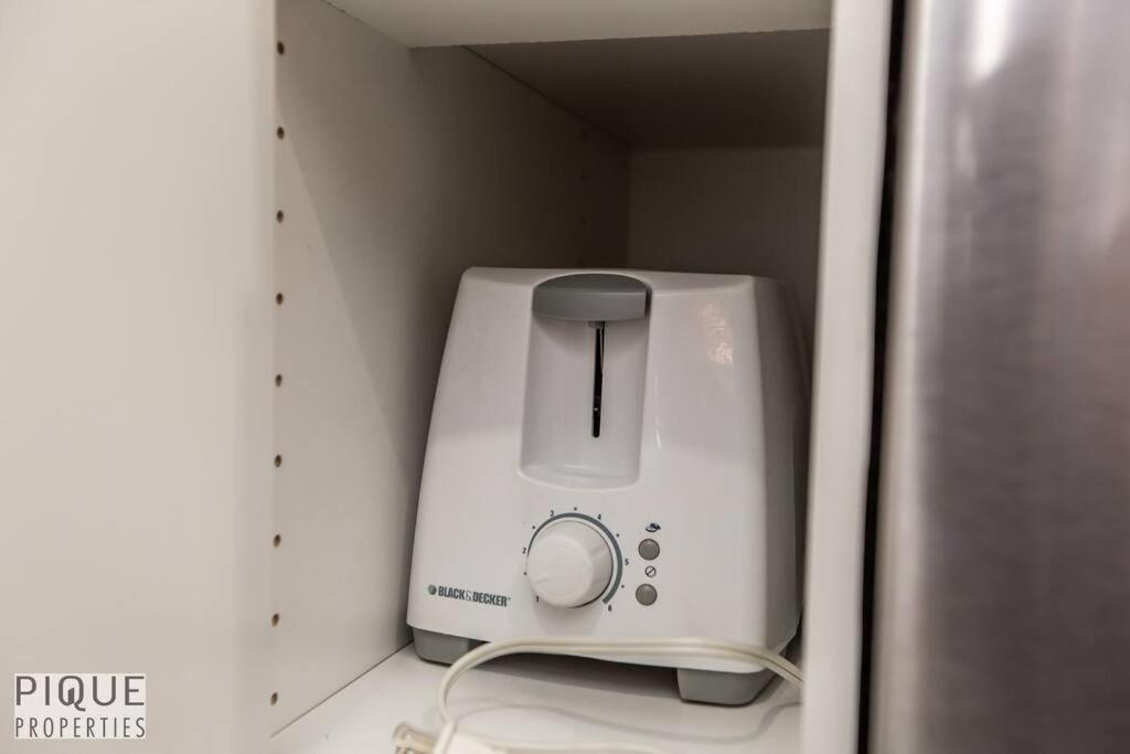 Appartement New, Mountain Chic Suite, Whyte Avenue, Netflix, Wifi, Sleeps 6 Edmonton
