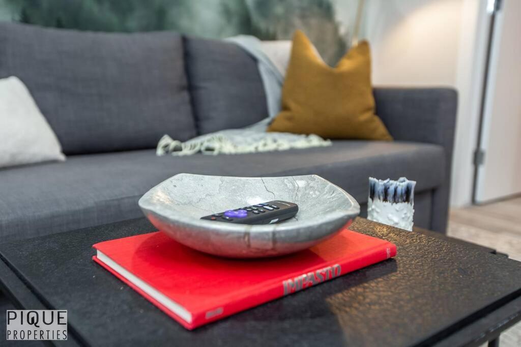 Appartement New, Mountain Chic Suite, Whyte Avenue, Netflix, Wifi, Sleeps 6 *
